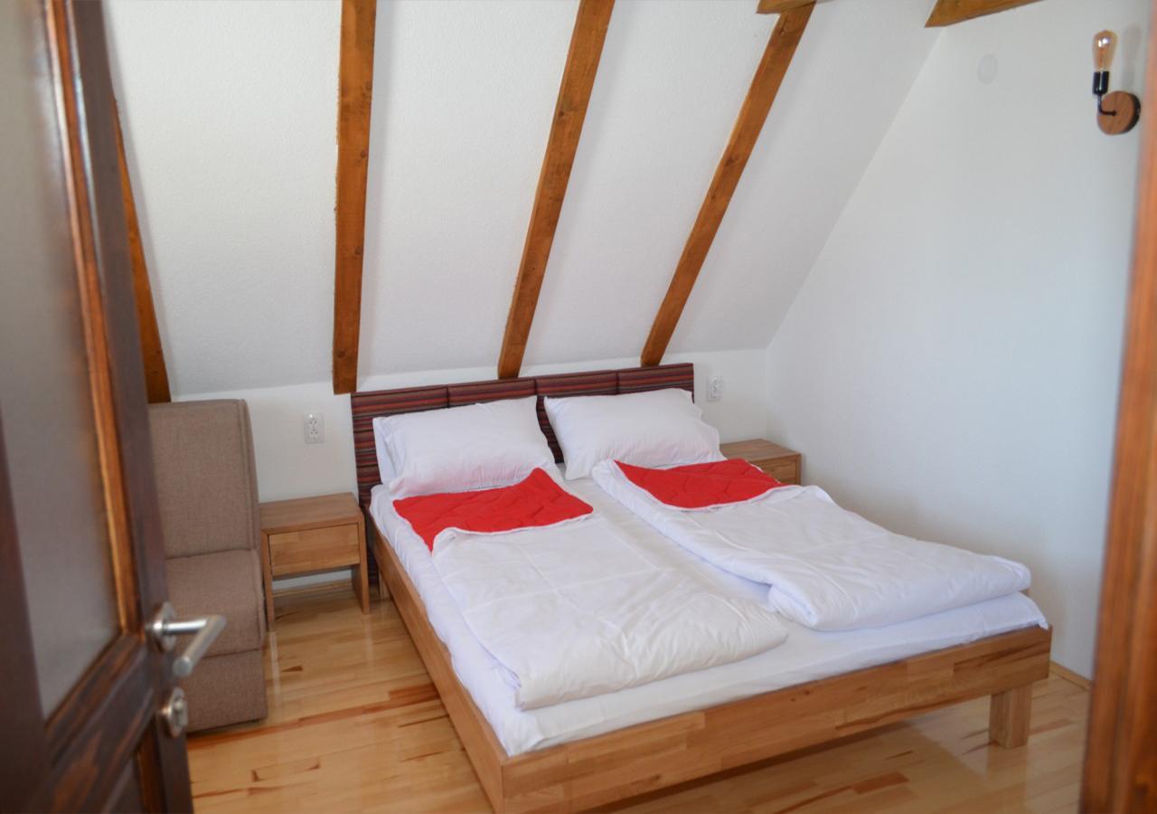 Bed and Breakfast Konoba Ognjiste Sokolac  Exterior foto