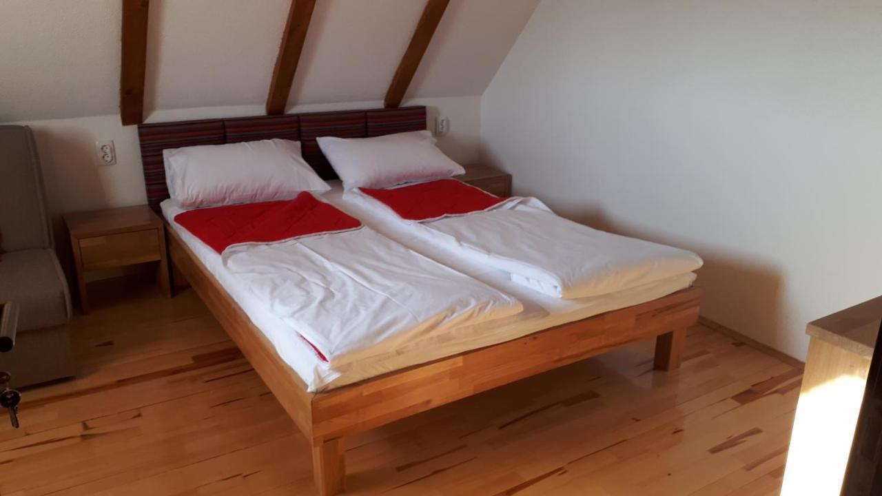 Bed and Breakfast Konoba Ognjiste Sokolac  Exterior foto