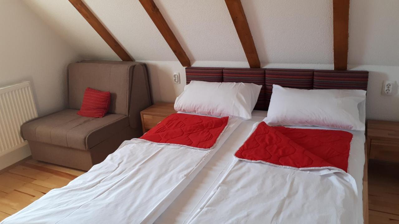 Bed and Breakfast Konoba Ognjiste Sokolac  Exterior foto